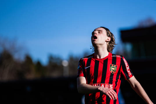 Brommapojkarnas Oscar Pettersson deppar