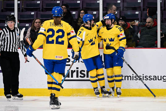 Lina Ljungblom of Sweden celebrate with Mira Jungåker