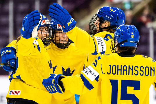 Hanna Thuvik, Linnéa Andersson, Josefine Holmgren and Lisa