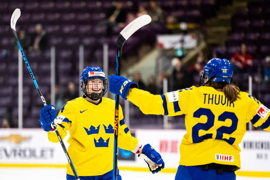 Linnéa Andersson of Sweden celebrates
