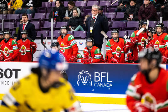 Head coach Pat Cortina of Hungary
