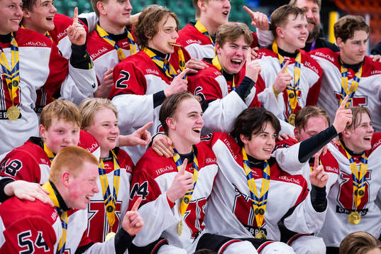 Örebros spelare jublar