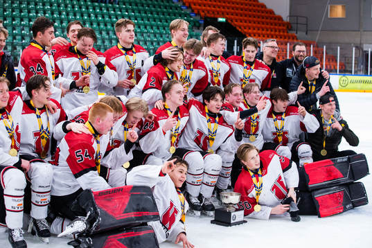 Örebros spelare jublar