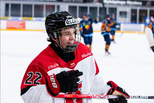 Örebros Tobias Öhman jublar