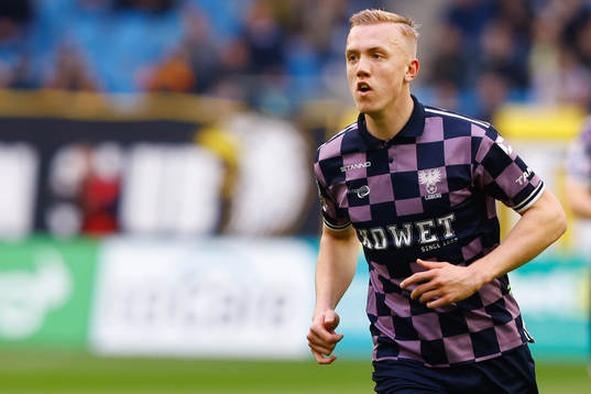 Bläddra bland fler bilder av Fotboll, Holländska Ligan, Vitesse - Go Ahead Eagles