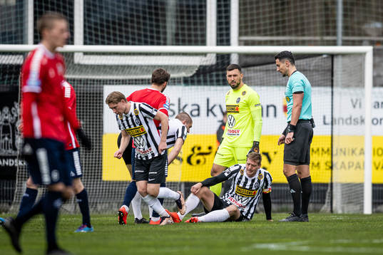 Landskronas Philip Andersson har ont