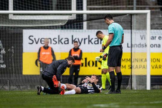 Landskronas Philip Andersson har ont