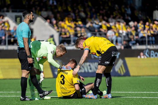 Häckens Johan Hammar har ont