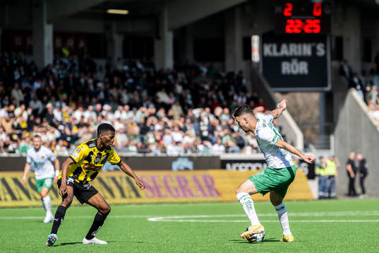 Häckens Akoua Romeo Amane och Hammarbys Abdelrahman Saidi