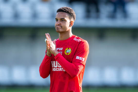 Hammarbys målvakt Oliver Dovin deppar