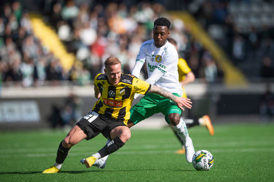 Häckens Mikkel Rygaard Jensen och Hammarbys Tesfaldet Tekie