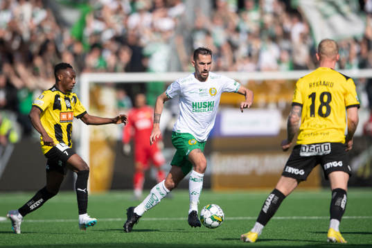 Häckens Benie Adama Traore och Hammarbys Loret Sadiku