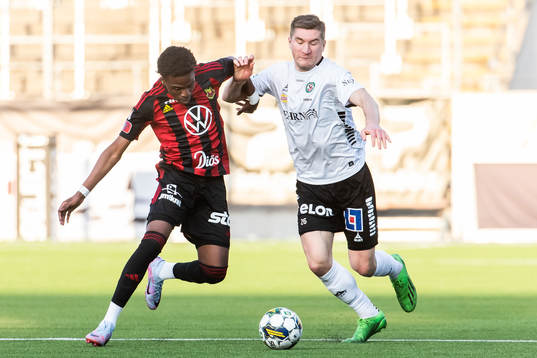 Östersunds Calvin Kabuye och Örebros Axel Andresson