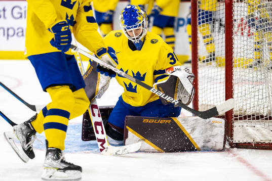 Goaltender Emma Söderberg of Sweden