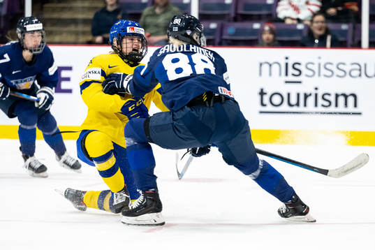 Hilda Svensson of Sweden  and Ronja Savolainen of Finland