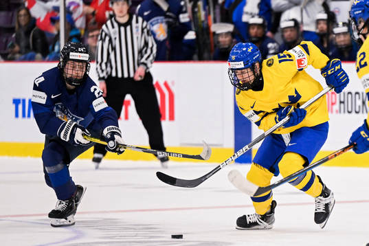 Viivi Vainikka of Finland and Lisa Johansson of Sweden