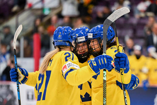 Mira Jungåker of Sweden celebrate with Lova Blom och Anna