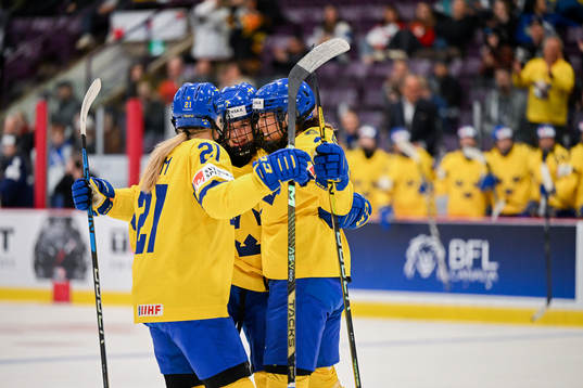 Mira Jungåker of Sweden celebrate with Lova Blom och Anna