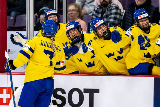 Mira Jungåker of Sweden celebrate with Maja Nylén-Persson