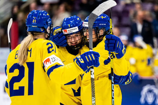 Mira Jungåker of Sweden celebrate with Lova Blom och Anna