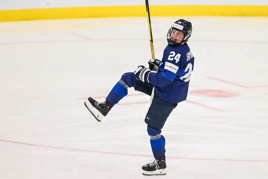 Viivi Vainikka of Finland celebrates