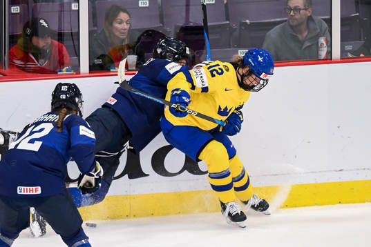 Petra Nieminen of Finland and Maja Nylén-Persson of Sweden