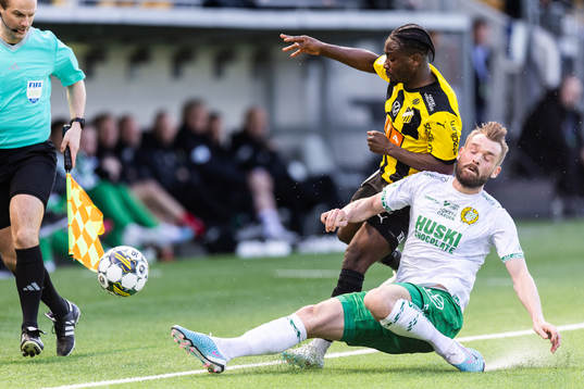 Häckens Ibrahim Sadiq och Hammarbys Mads Fenger Nielsen