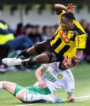 Häckens Ibrahim Sadiq och Hammarbys Mads Fenger Nielsen