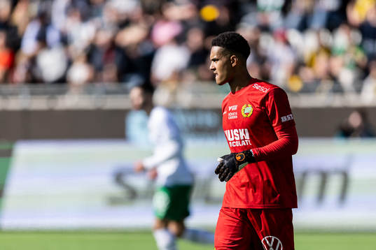 Hammarbys målvakt Oliver Dovin