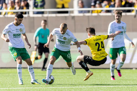 Hammarbys Simon Strand och Häckens Lars Olden Larsen