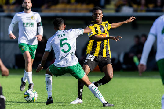 Häckens Akoua Romeo Amane och Hammarbys Tesfaldet Tekie