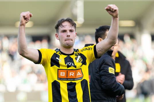 Häckens Lars Olden Larsen jublar