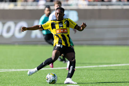 Häckens Benie Adama Traore skjuter 2-0