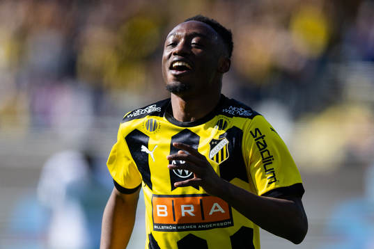 Häckens Benie Adama Traore jublar