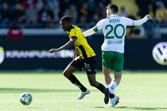 Häckens Akoua Romeo Amane och Hammarbys Nahir Besara