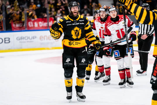 Skellefteås Petter Granberg jublar
