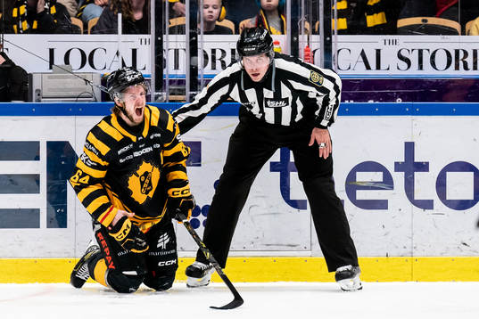Skellefteås Jonathan Pudas har ont