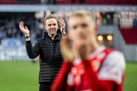 Kalmars tränare Henrik Jensen jublar