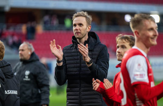 Kalmars tränare Henrik Jensen jublar