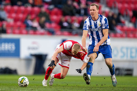 Kalmars Axel Lindahl och IFK Göteborgs Adam Carlén