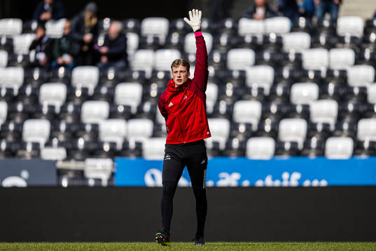 Sander Tangvik of Rosenborg warms up