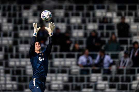 Patrik Gunnarsson of Viking warms up