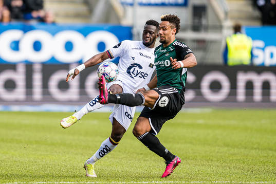 Djibril Thialaw Diop of Viking and Isak Snær Thorvaldsson