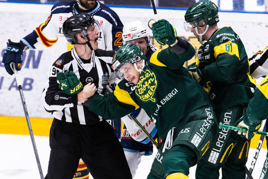 Djurgårdens Cameron Ernst Schilling och Björklövens
