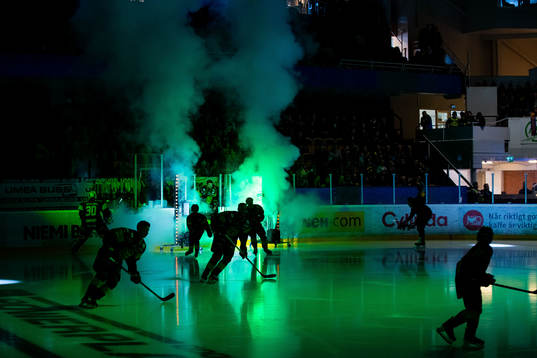 Björklöven gör entré på isen innan semifinal fem i
