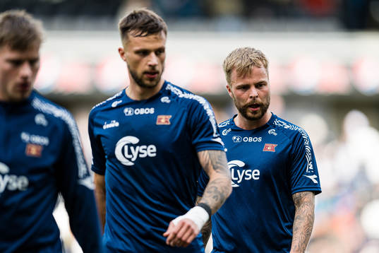 Sander Svendsen of Viking warms up