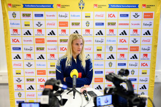 Sofia Jakobsson is being interviewed