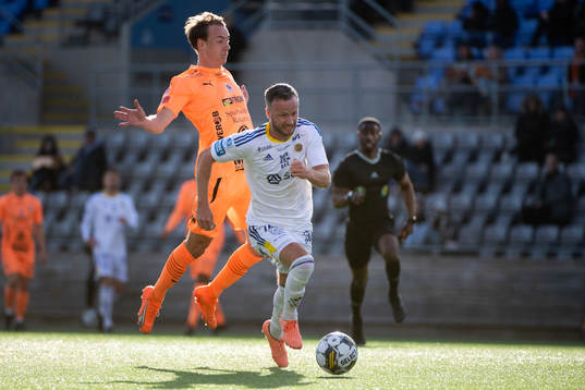 AFC Eskilstunas Anton Ekeroth och GIF Sundsvalls Robert