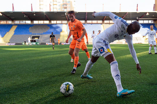AFC Eskilstunas Jesper Modig och GIF Sundsvalls Moonga Simba