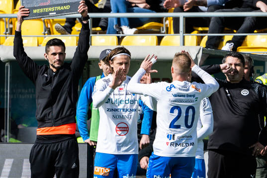 Värnamos Freddy Winsth byter med Simon Thern